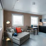 Lodger Hattvika *